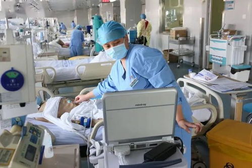 医生与患者沟通治疗方案
