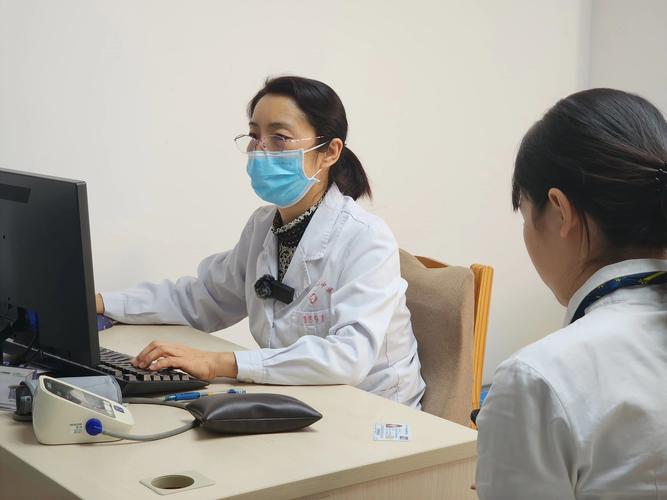 患者咨询医生